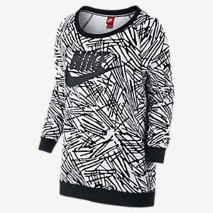 Nike Rally Large Oversized Pullover Sweater